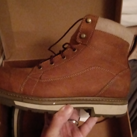 Red wing shoe company - Picture 3 of 9